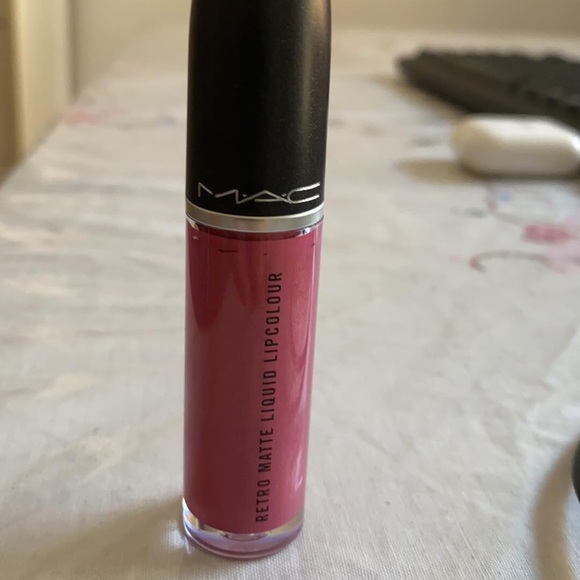 Mac liquid lipstick - Picture 1 of 2